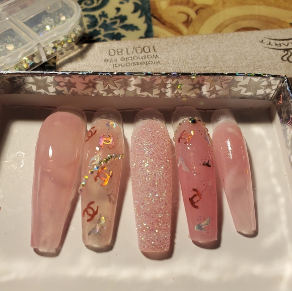 Custmized Nails - Picture 12 of 16